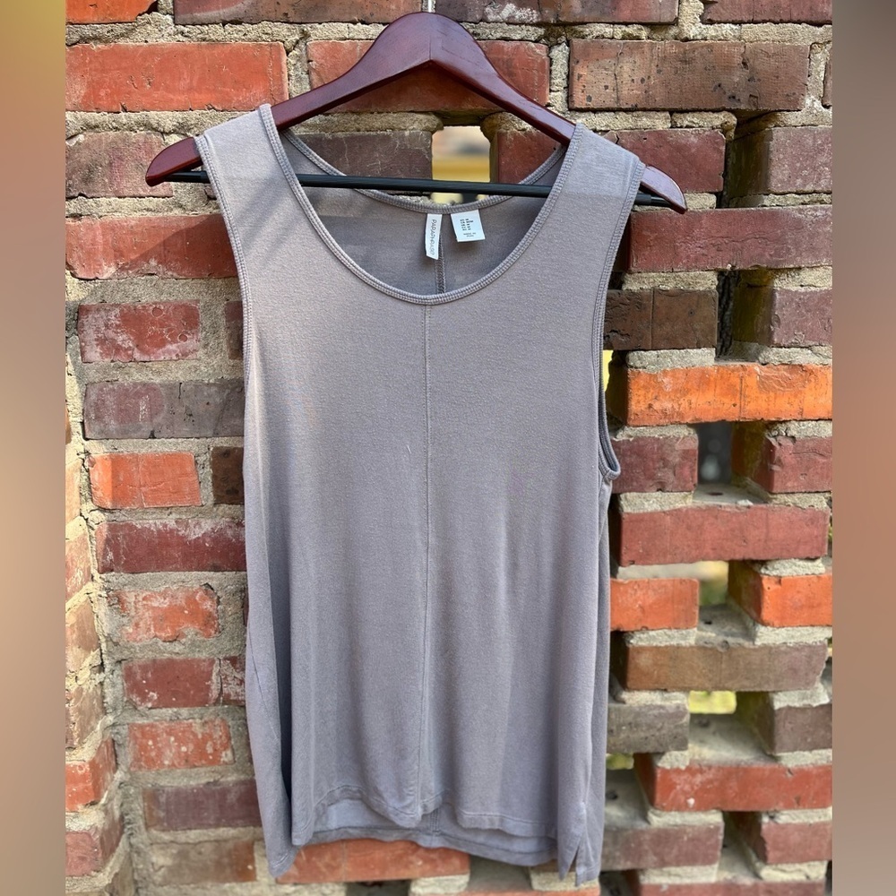 Light Gray Scoop Neck Sleeveless Tank Top
